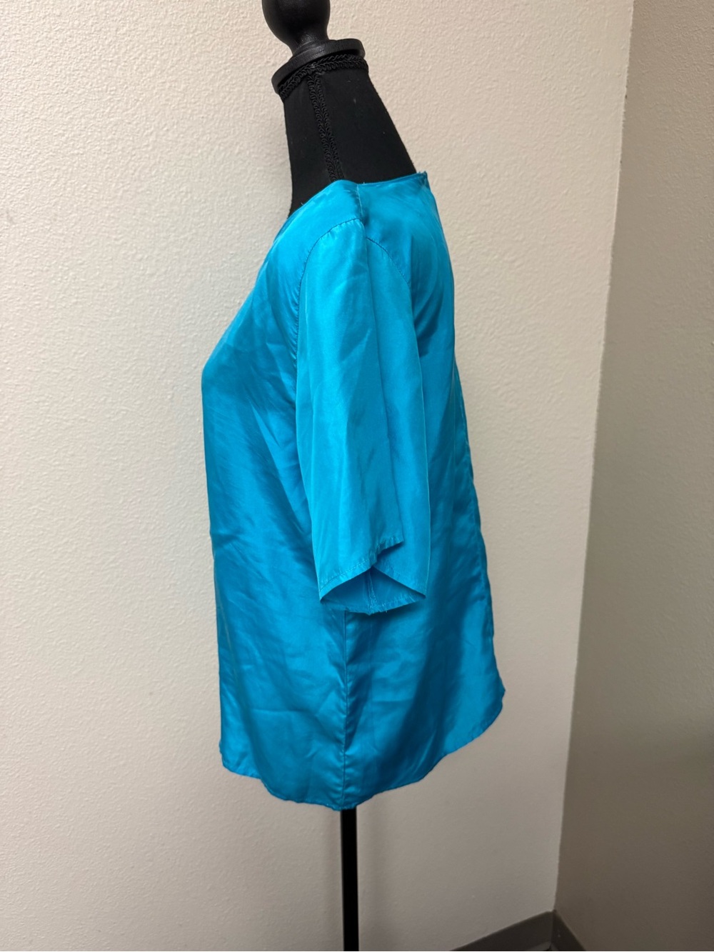 1010 Design Silk Blouse Small Turquoise Blue Short Sleeve Career Chic Top - Picture 4 of 9
